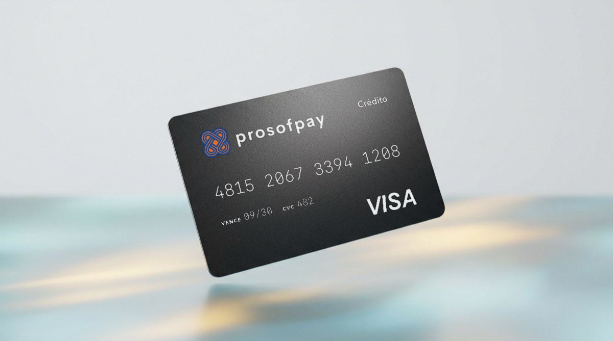 Tarjeta de crédito Visa Prosofpay color carbón con número, fecha de vencimiento y CVC